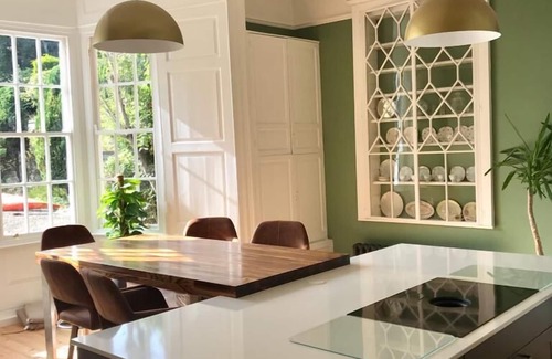 Hunmanby House | 17th Century, Grade II* listed with Country and Sea Views, optional hot tub