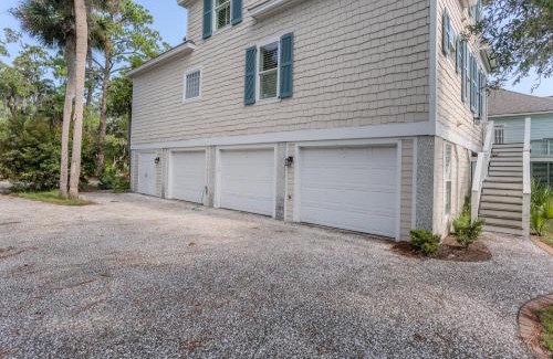 Saint Helena Island House | 18 Fiddlers Cove Dr - 5 Bed/4 Bath w/Resort Access & Golf Cart!