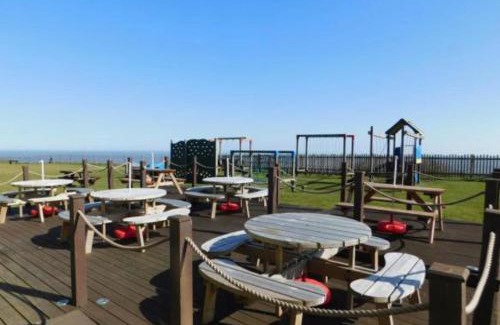 Corton House | 18, Waterside park, Fernly Holiday Home