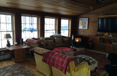 Belfast House | 1800's Farmhouse IN-TOWN BELFAST! WALK TO EVERYTHING