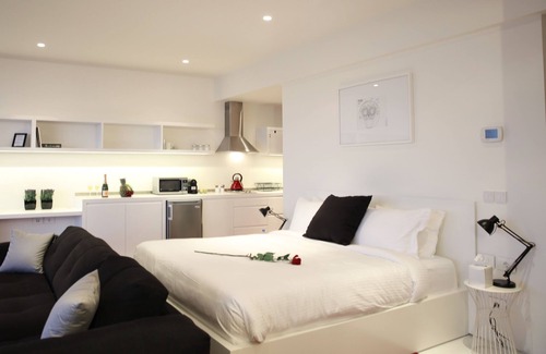 Hamra Hotel | 1866 Court & Suites
