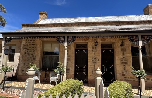 Moonta Bay Cottage | 1876 Stonemasons - A step back in time Couples Cottage in Moonta Bay