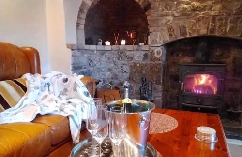 Rhydycroesau House | 18th Century Farmhouse, England Wales Border, Breathtaking Views