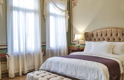 Old Town Hotel | 1905 Boutique Hotel