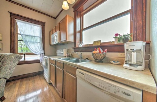 Treloar Apartment | 1905 Historic Storefront