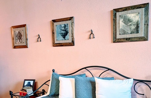 Whitewood Condo | 1908 Wild Bill Hickock Condo-Rustic Cozy 1900's Feel-Fenced Yard-Firepit Patio