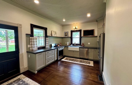 St. James House | 1910 on Route 66 is a Charming historic 2 bedroom 2 bath home, close to downtown