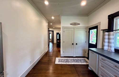 St. James House | 1910 on Route 66 is a Charming historic 2 bedroom 2 bath home, close to downtown