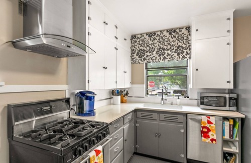 North End Cottage | 1938 Cottage | Newly Remodeled | Coveted North End