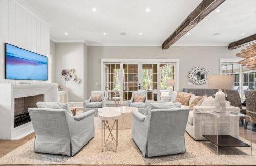 Vanderhorst Plantation House | 194 Ballybunion Drive by Akers Ellis Rentals