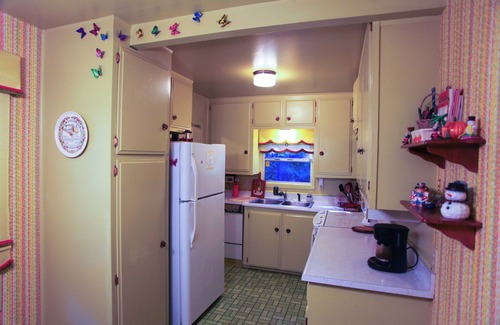 Crestline Cabin | 1940s Storybook Knotty Pine Cabin in Crestline, Absolute Privacy