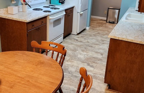 Dana House | 1960's Ranch House NO CLEANING FEE