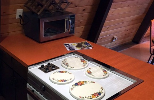 Pine Mountain Club Cabin | 1970s Gambrel Cabin in the Los Padres National Forest