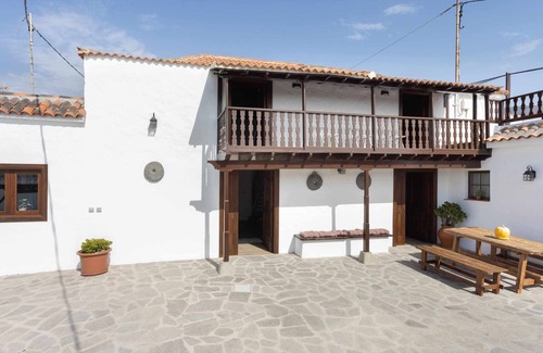 Fasnia House | 199 RURAL HOUSE LA ZARZA by SUNKEYRENTS