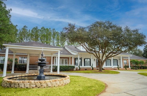 Grand Bay Apartment | 1B Aprtment at Oak + Fountain #1