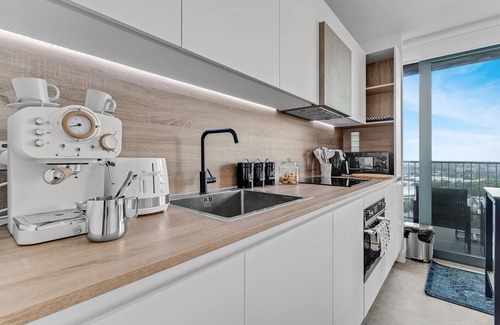 Lansbury Apartment | 1bd Flat w/view, sleeps 4, 1GB wifi, CanaryWharf