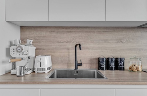 Lansbury Apartment | 1bd Flat w/view, sleeps 4, 1GB wifi, CanaryWharf