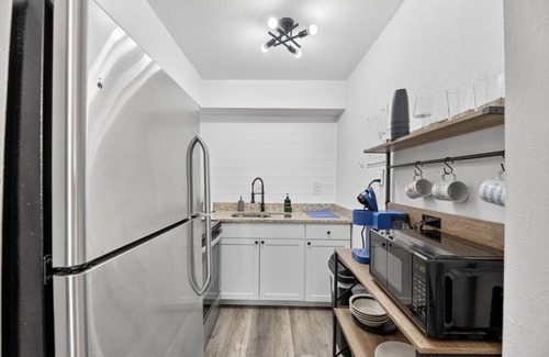 Sun Bay South Apartment | 1Bed/1Bath Pet-Friendly Condo Near Gandy