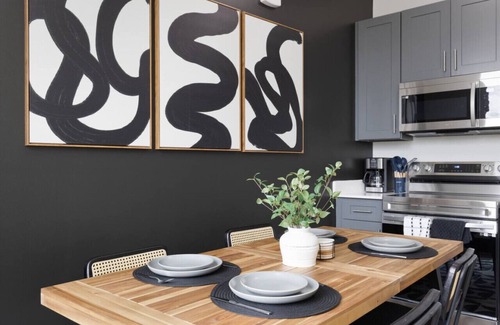 Cleveland Apartment | 1Bed/1Bath W/Fast Wifi +Gym - DT