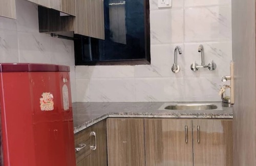 Lajpat Nagar Apartment | 1BHK in Lajpat Nagar near Market