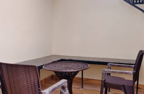 Lajpat Nagar Apartment | 1BHK in Lajpat Nagar near Market