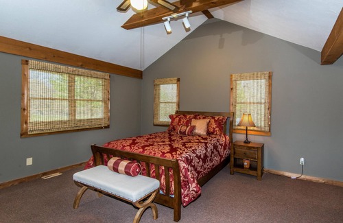 Helmsburg Cabin | 1BR, 1BA Log Cabin