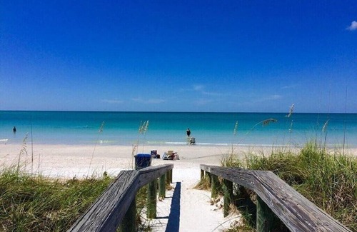 Pass-a-Grille House | 1BR 1BA NorthStar Bungalow. Just Steps to the beach and the bay.