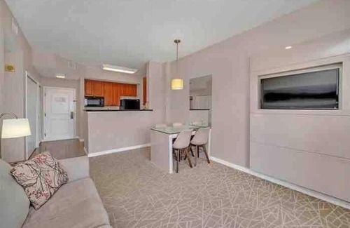 Florida Center Apartment | 1br Next Universal Studios Fl