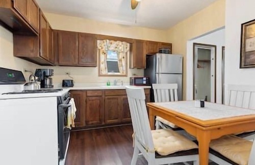 Crete Apartment | 1BR+Office Apt. Chicago South Suburbs Near Indiana