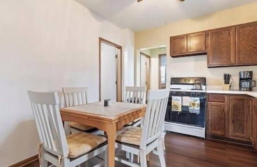 Crete Apartment | 1BR+Office Apt. Chicago South Suburbs Near Indiana