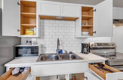 St. Joseph Apartment | 1BR Retreat Prime Location Stay in Historic Charm