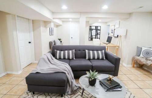 Chicago Apartment | 1BR Trendy Basement Apt with Laundry & Parking - Central Trendy