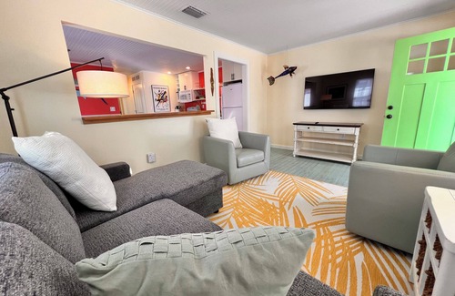 Bradenton Beach Cottage | 1BR West Unit of Beach to Bay Cottage.just 100 feet from Gulf Beach!