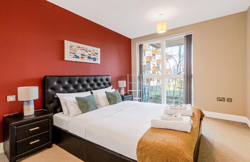 Park Royal Apartment | 1BR with Patio near Wembley stadium