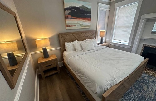 St. Charles Historic District Hotel | 1st Capitol Mansion - Suite 302