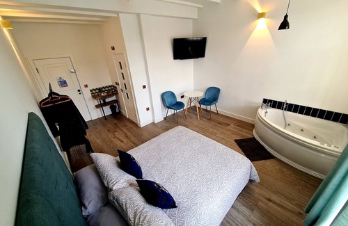 Islington Hotel | 1st floor luxury large jacuzzi ensuite - Angel, N1