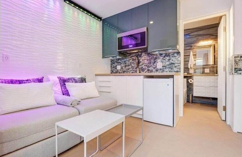 Mission Beach House | 1st Floor Unit · Cozy Beach Suite, Parking, Steps 2 Ocean