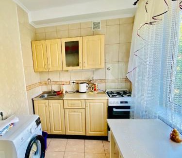 Desnyans'kyi District Apartment | 2-К институт сердця возле Метро Чернігівська