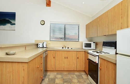 Port Elliot House | 2/16 Strangways - Ocean Views