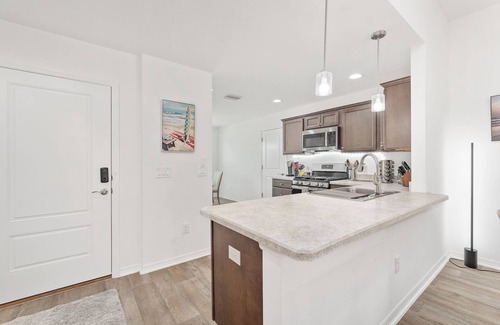 Wildwood House | 2/2 in The Village of Richmond