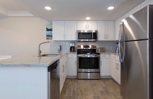 Indian Shores Hotel | 2 Awesome Units for Group Travel, Kitchen, Beach, Pool, Outlet Shopping