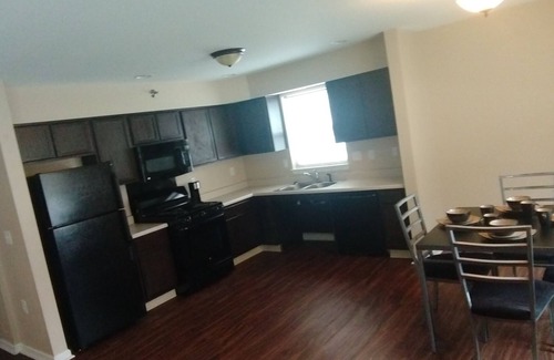 Northeast South Bend Apartment | 2 bd 2 bath Furnished Suite 1 mile from Notre Dame