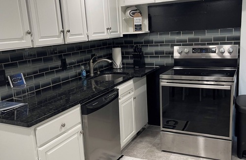 South Arlington House | 2 Bdrm 2 Ba Gem, Where Comfort Meets ConveniencenSports, Fun, Eats & Campus Life