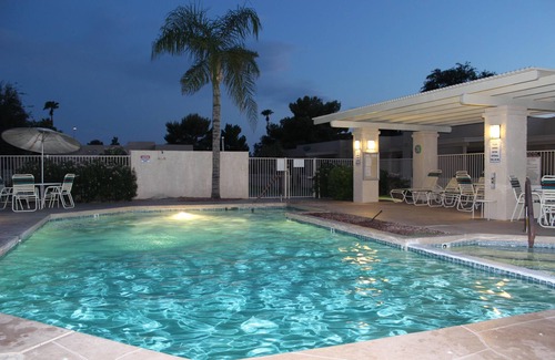 Westbrook Village House | 2 bdrm, 2 bath casita in Westbrook village with garage, heated pool and hot tub