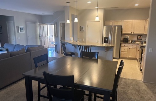 Surprise House | 2 Bed - 2 Bath ranch - The Grand - Sun City Grand, Surprise, AZ