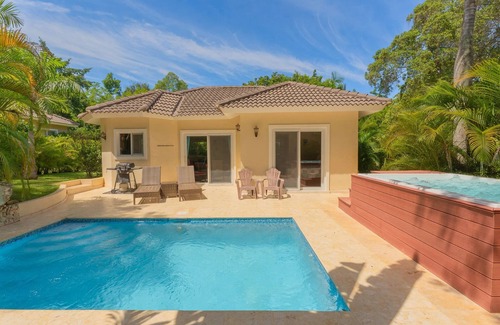 Urbanizacion Tavarez Villa | 2 Bed 2 Bath Villa with Jacuzzi, High Speed Wi-Fi