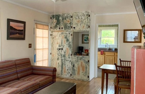 Las Cruces House | 2 bed and pullout sofa kids and dogs welcome