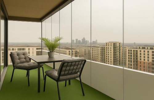 Peninsula Apartment | 2 Bed Balcony Flat in Greenwich