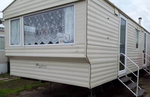 Winestead House | 2 bed caravan approx 10 mins from beach suzie 2