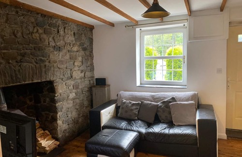 Cwm-twrch Isaf Cottage | 2-bed Cottage in in Welsh Valley Nr Swansea